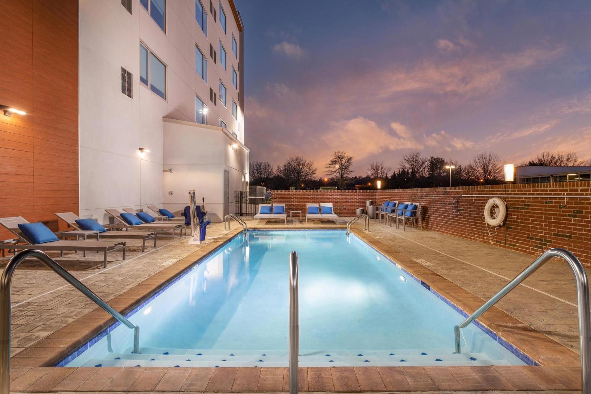 Element West Hotel
