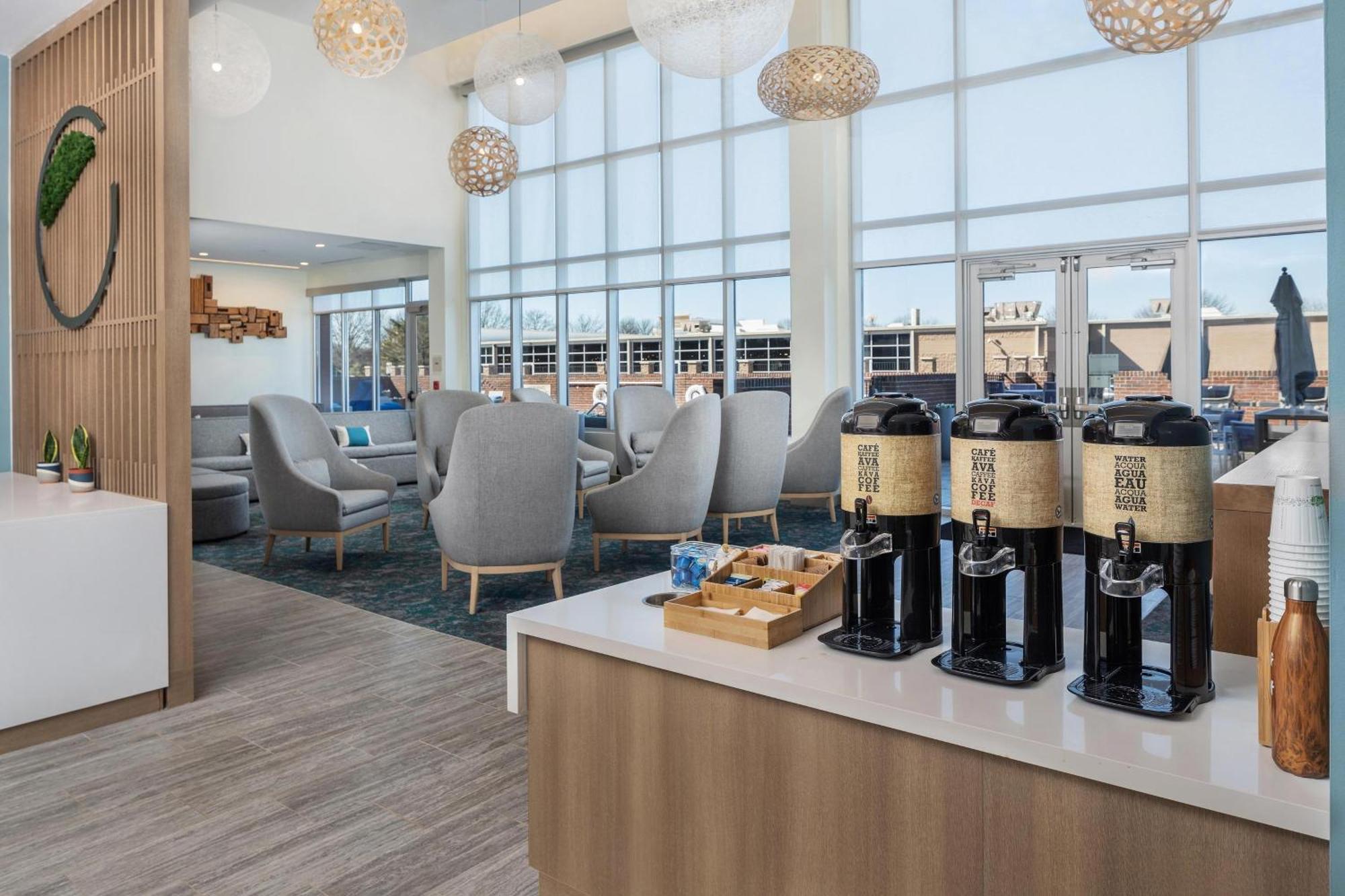 Element West Hotel 3*
