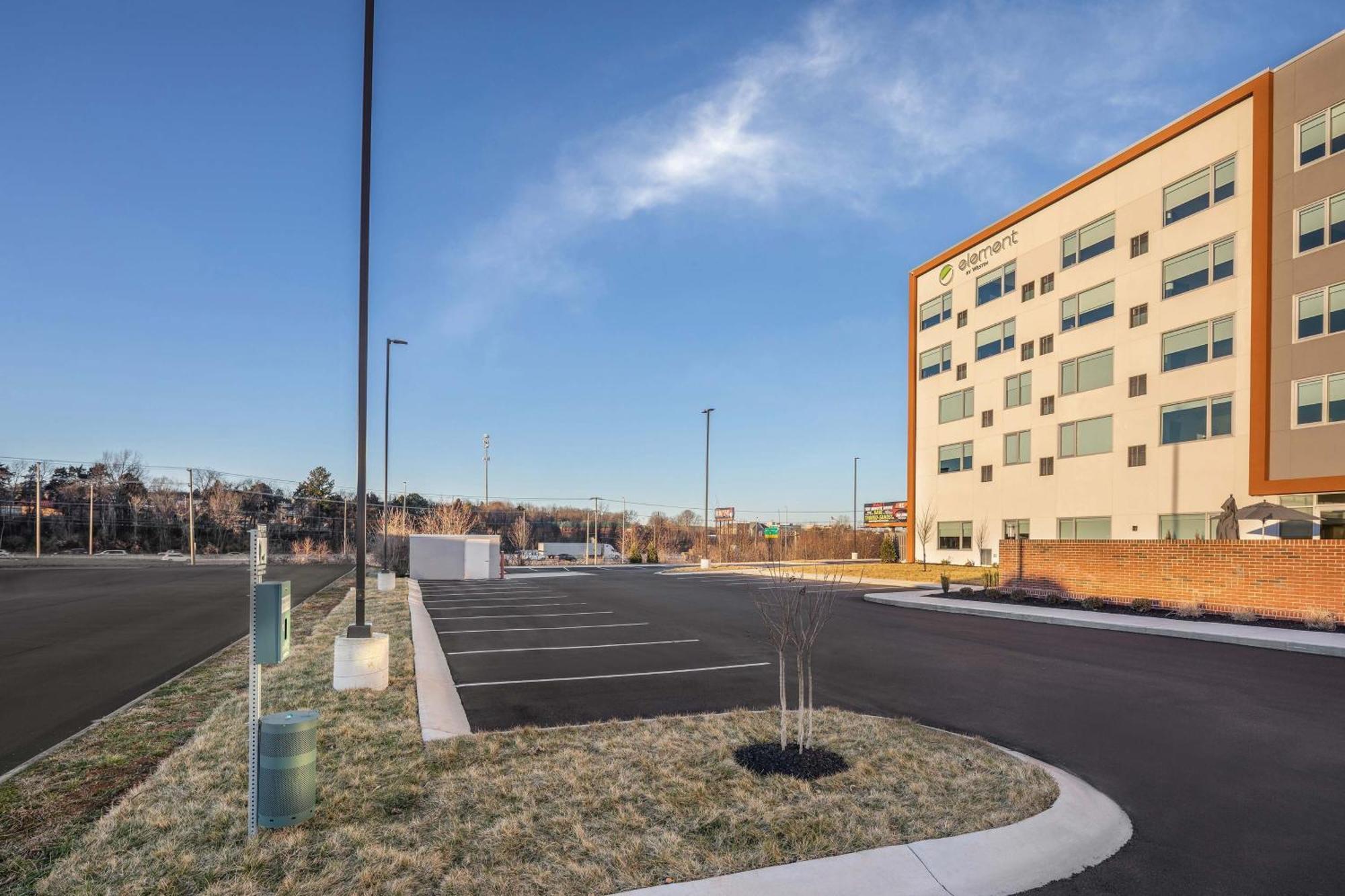 Hotel Element West 3*